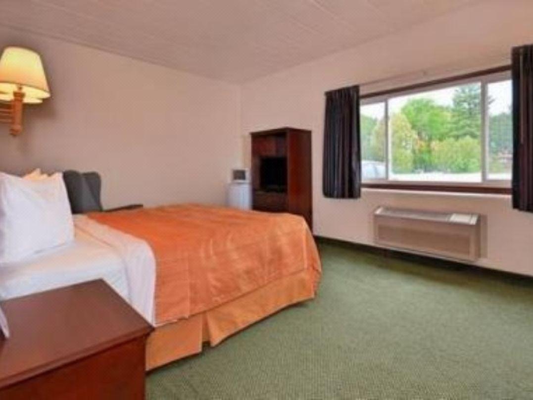 Econo Lodge Inn & Suites Уисконсин Делс Екстериор снимка