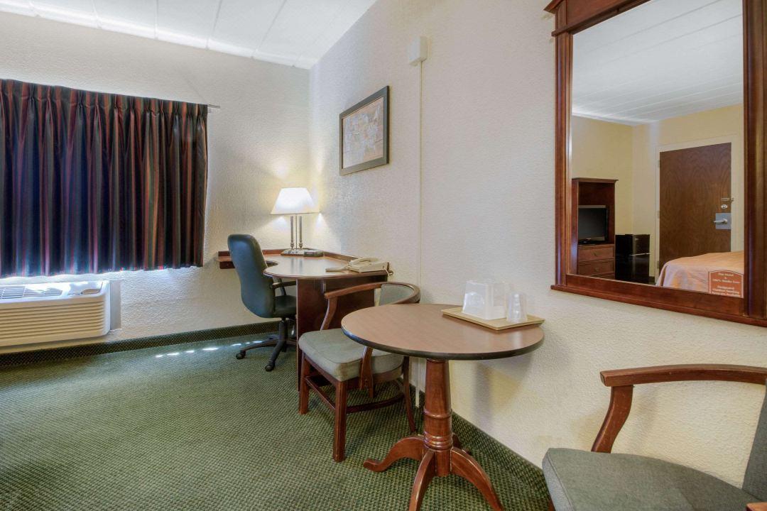 Econo Lodge Inn & Suites Уисконсин Делс Екстериор снимка