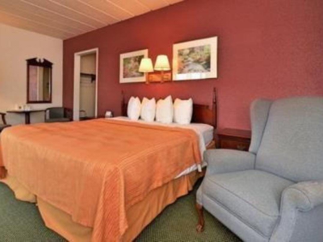 Econo Lodge Inn & Suites Уисконсин Делс Екстериор снимка