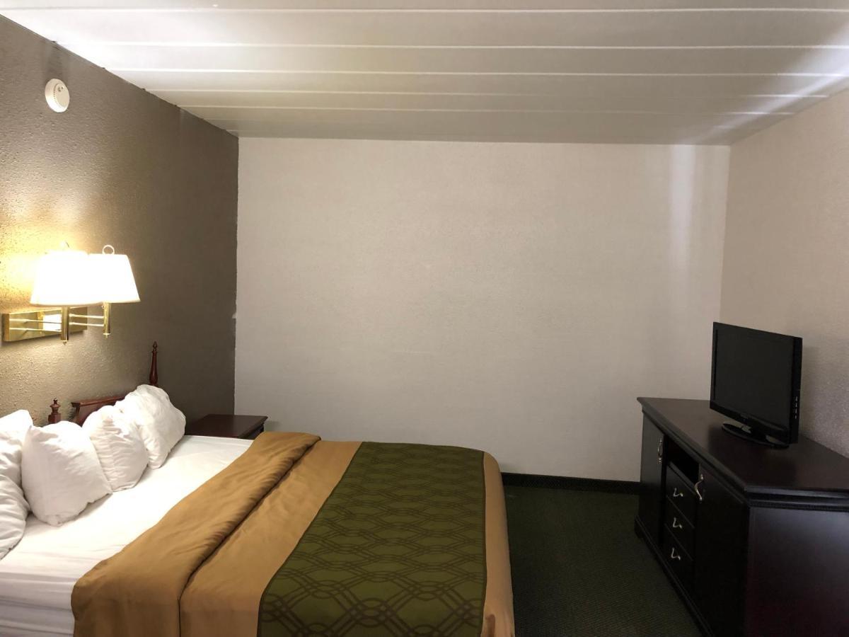Econo Lodge Inn & Suites Уисконсин Делс Екстериор снимка