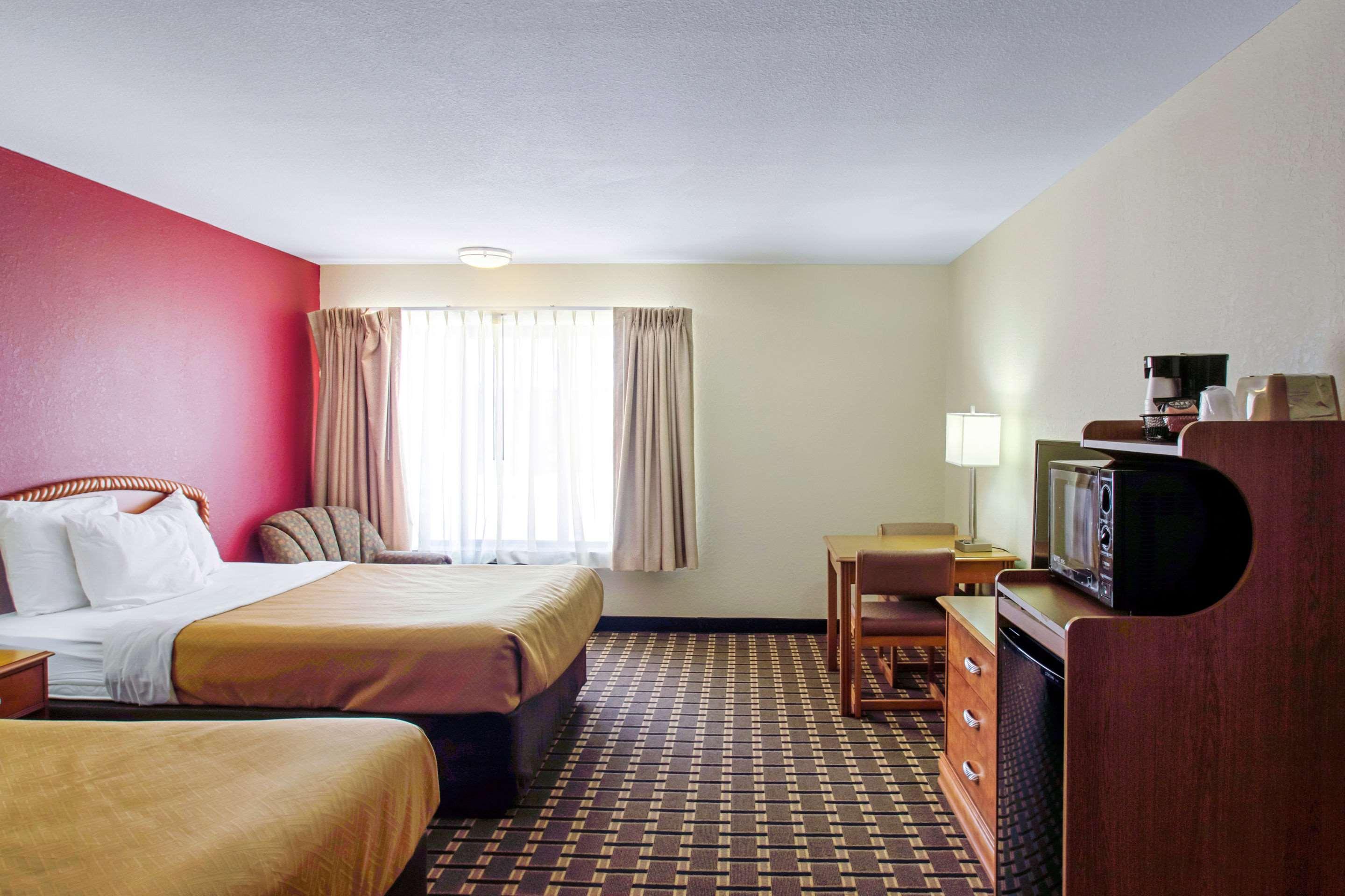 Econo Lodge Inn & Suites Уисконсин Делс Екстериор снимка