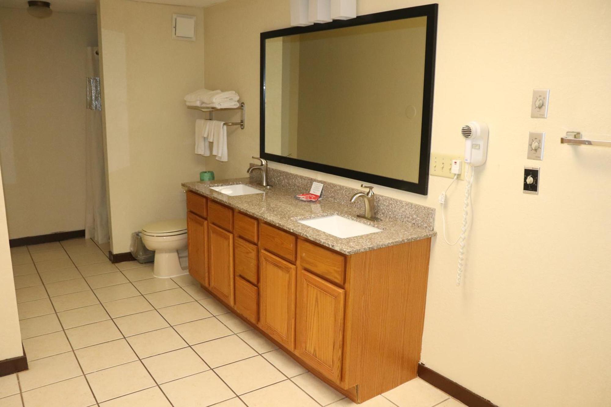 Econo Lodge Inn & Suites Уисконсин Делс Екстериор снимка